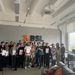 Наши резиденты проходят стажировку в IT-компании BSL - Школа программирования для детей, компьютерные курсы для школьников, начинающих и подростков - KIBERone г. Ейск